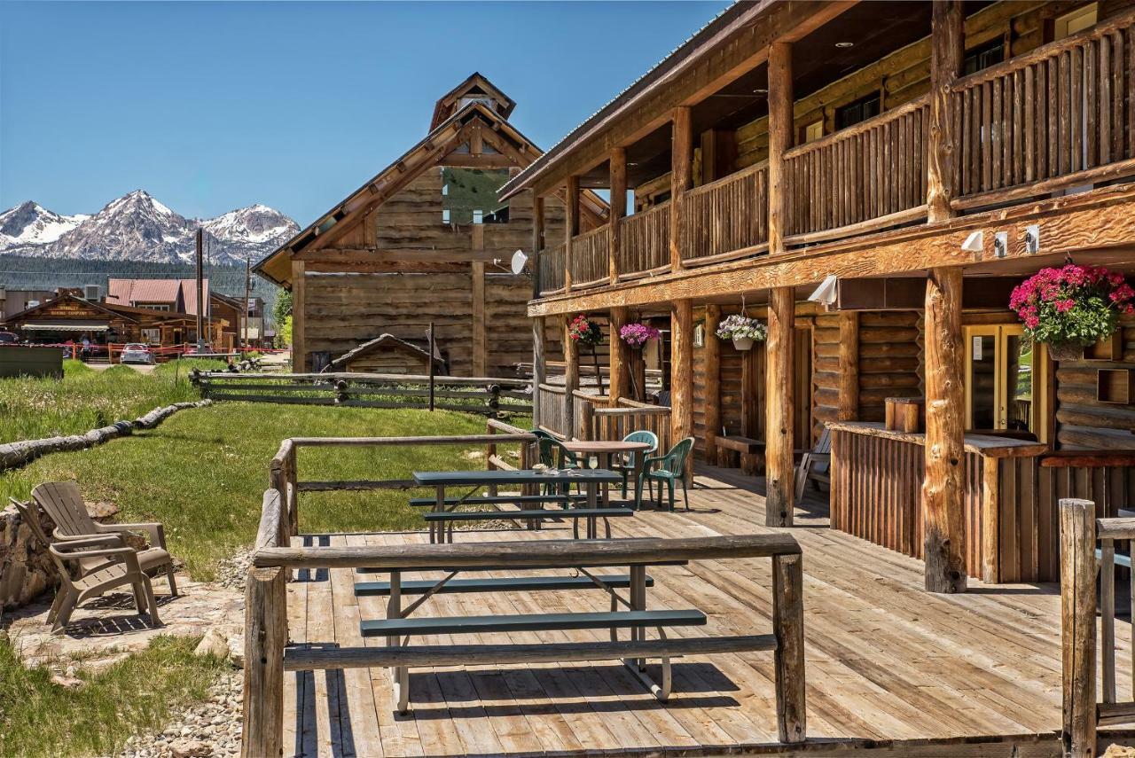 Hotel High Country