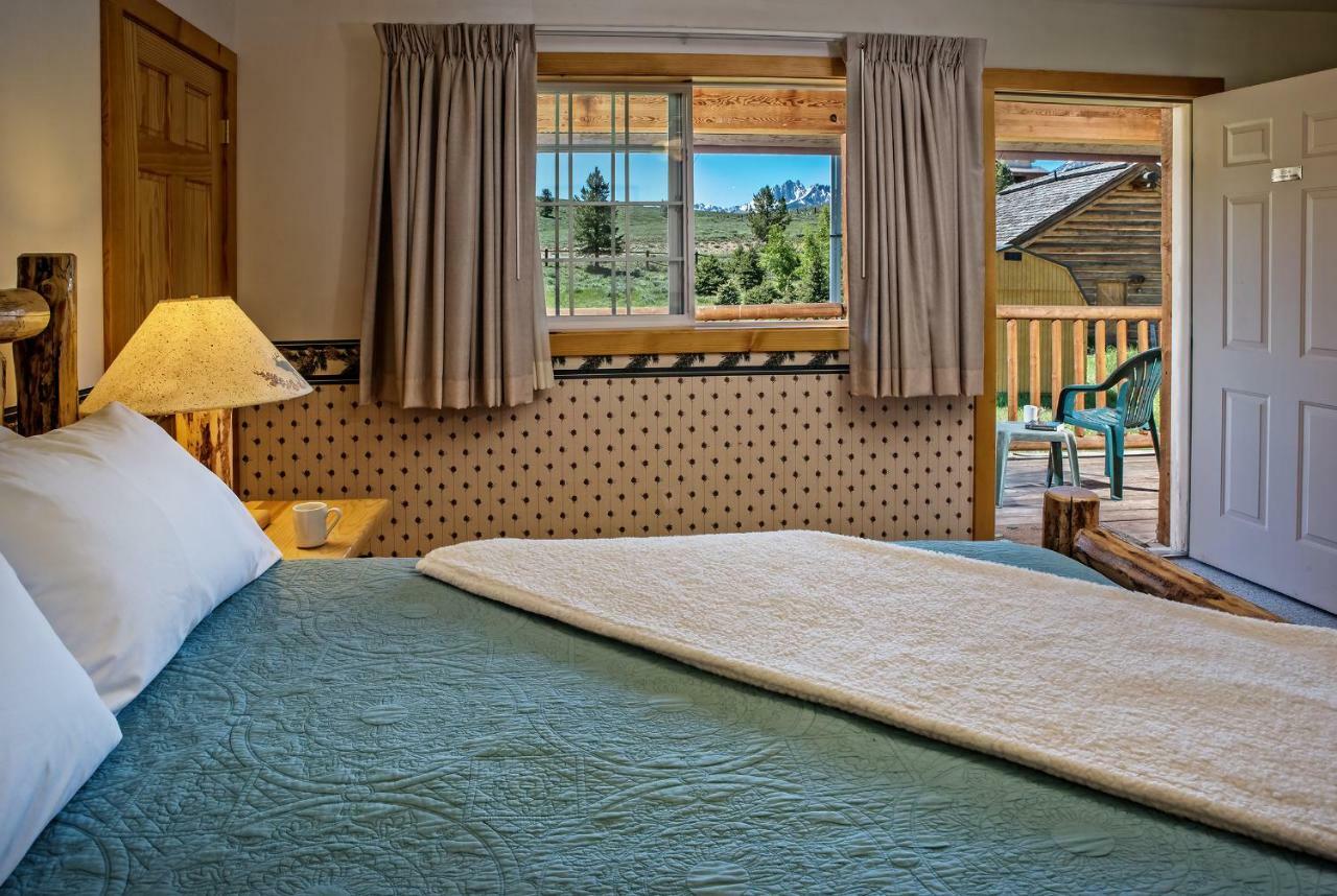 Hotel High Country